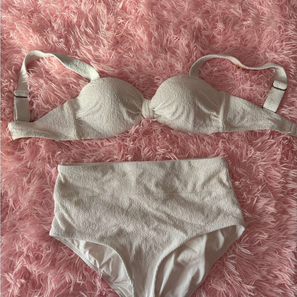 Alaia White Bikini Set with Underwire Top and High-Waisted Bottom